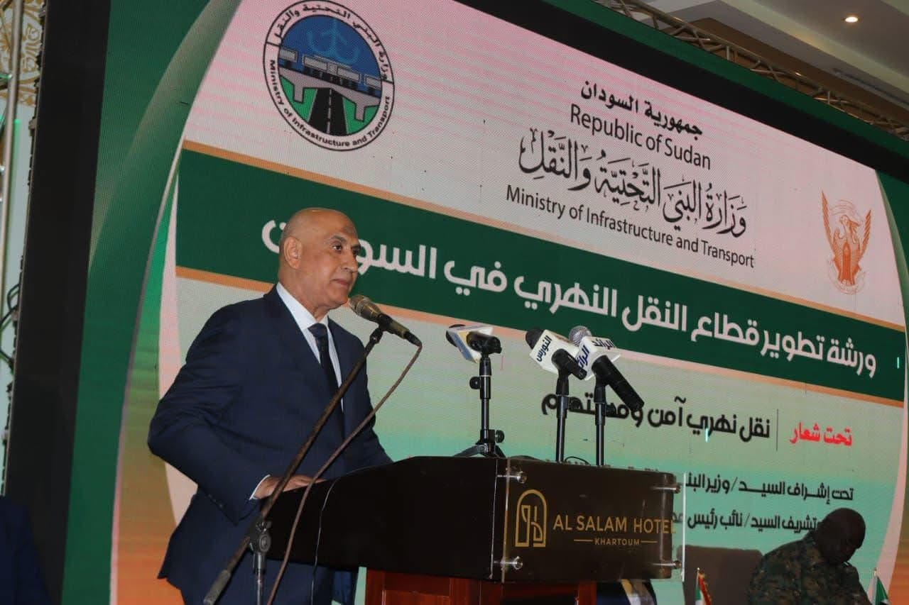 ممثل جامعة الدول العربية يحي القوات المسلحة السودانية لدورها في الحفاظ علي وحدة السودان